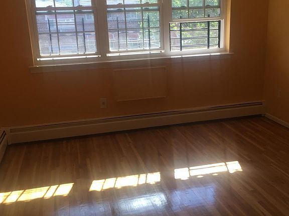 3rd image of 3322 Wickham Ave #2