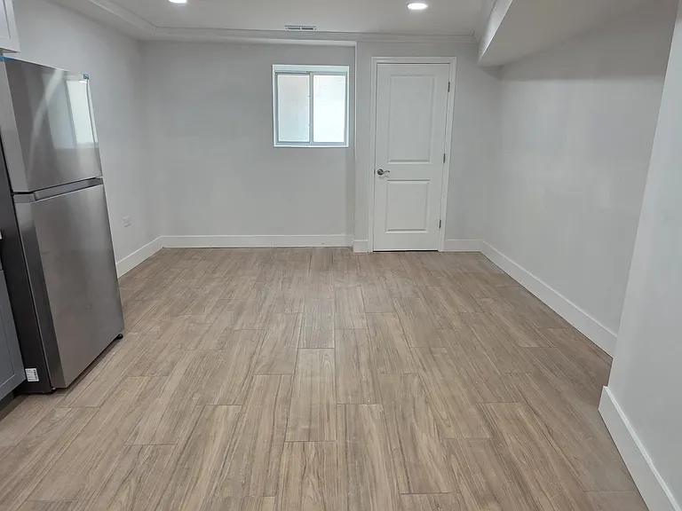 3015 W Ainslie St — Photo 9