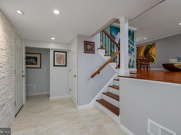 4th image of 614 Old Orchard Rd