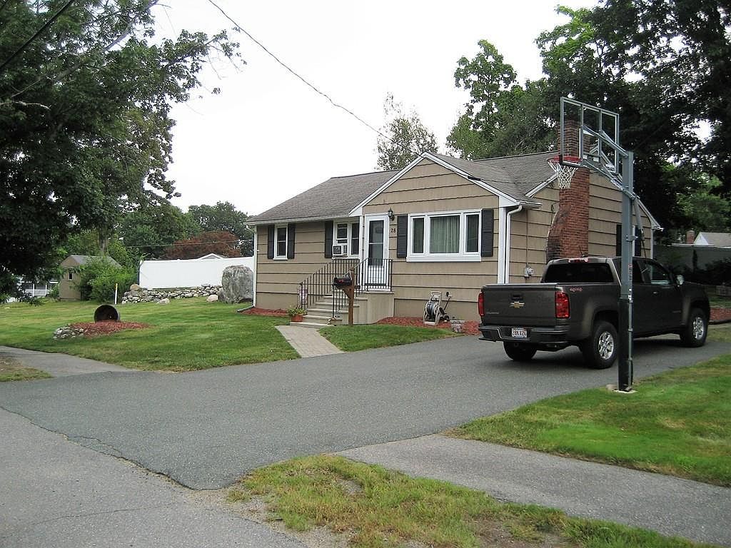 28 Herrick Rd Peabody MA 01960 Zillow