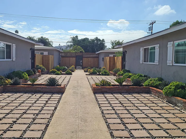 Modern & Beautiful! 2-Bedroom, 1-Bathroom Apartment with Private Patio in Escondido — Photo 15