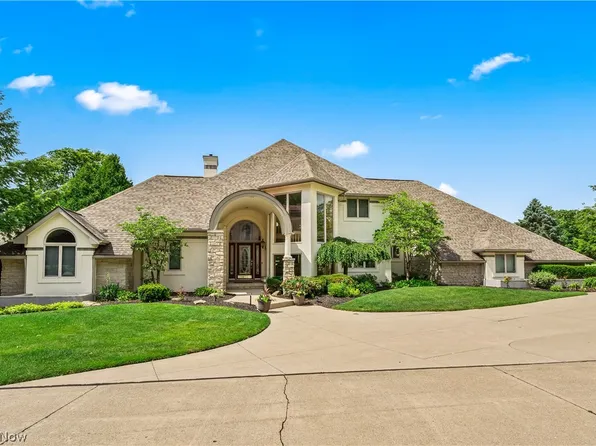 3855 Weymouth Woods Dr, Medina, OH 44256