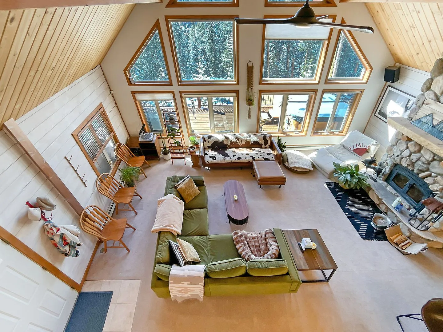 Luxury Home in the woods with unparalleled views! Garage! Pets Negotiable! Hot tub! — Photo 3