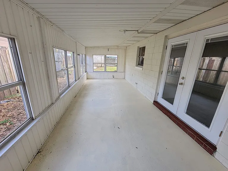 2425 W Central Ave — Photo 7