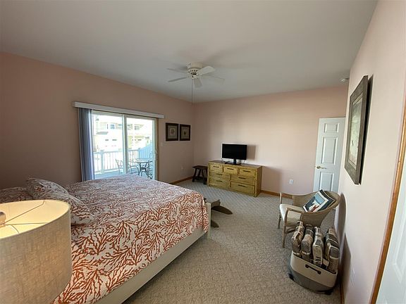 5th image of 230 W 55th St