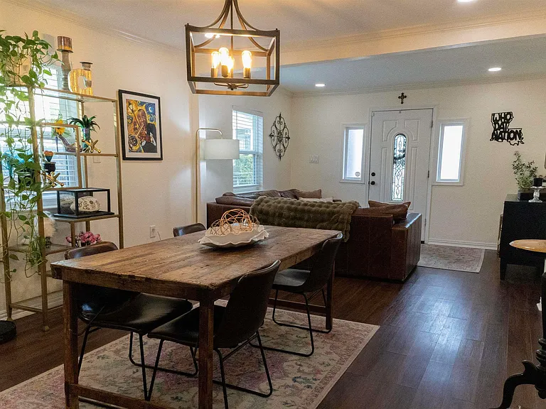 2553 N Rocheblave St — Photo 5
