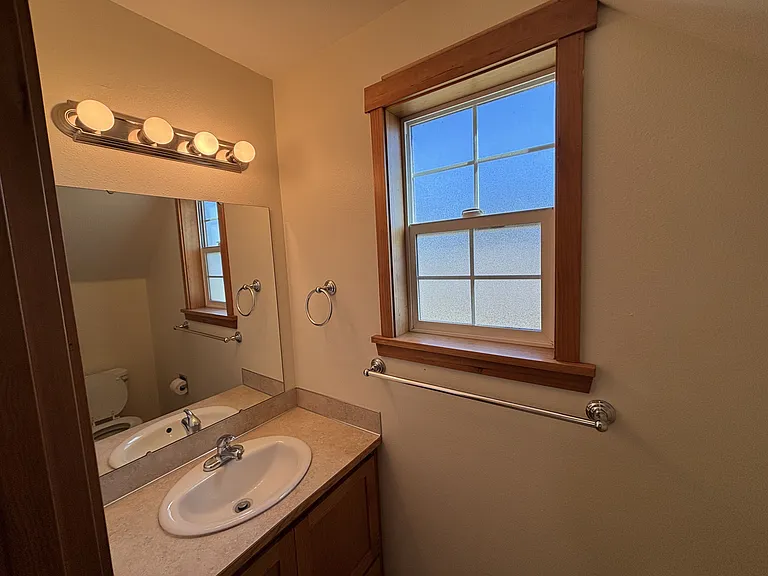 610 Maple St #MAIN — Photo 7