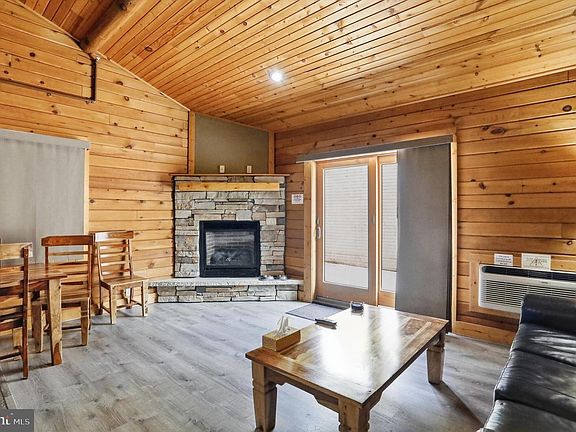 4th image of 299 Cabin Lodge Rd