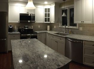 3 Oak Ter W, Bellingham, MA 02019