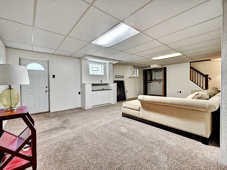 8 Kennedy Rd — Photo 23