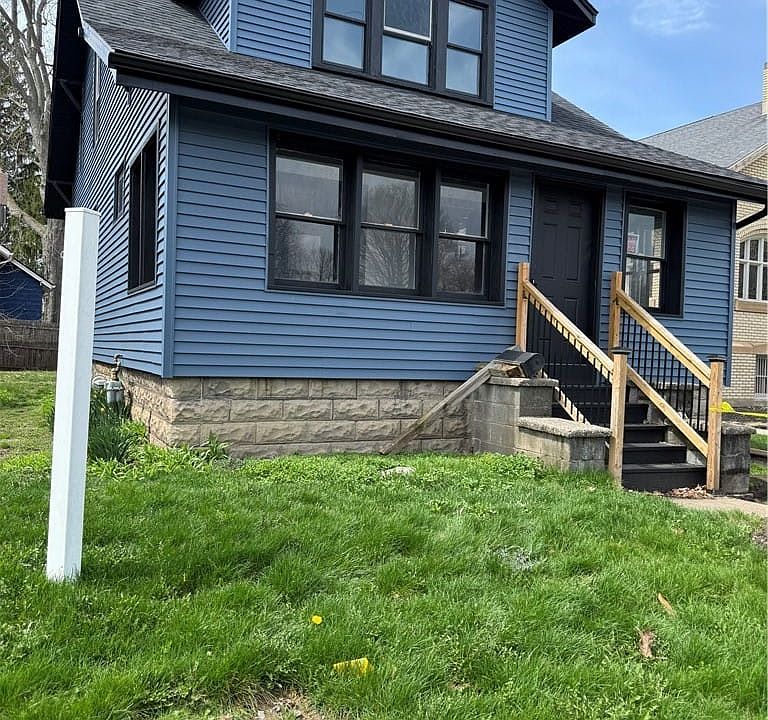 1st image of 685 Abbott Rd
