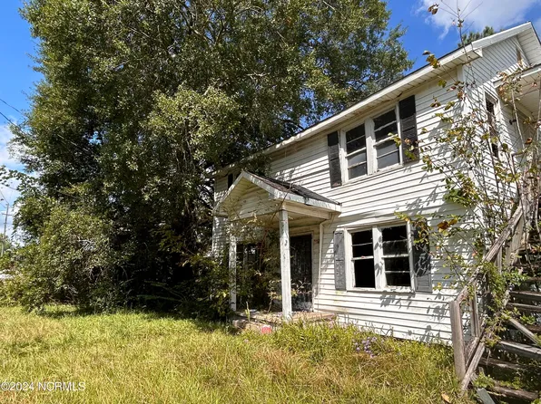 309 E Strawberry Boulevard, Chadbourn, NC 28431