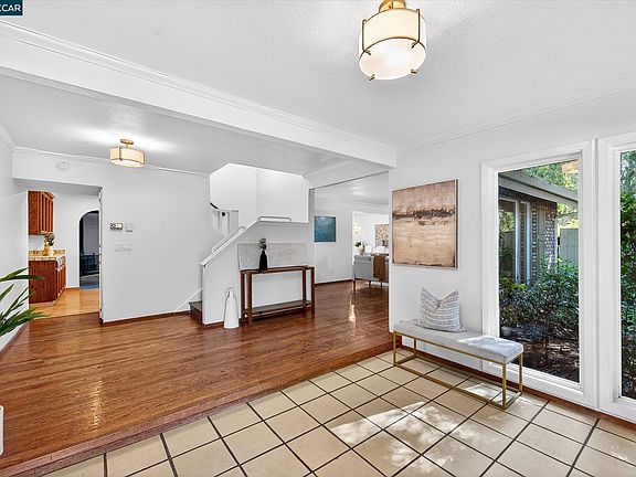 5th image of 27 Milburn Ct