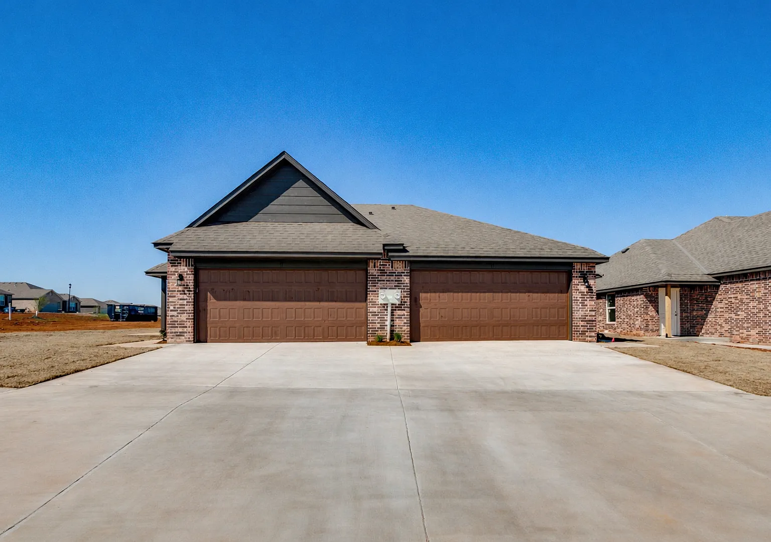 Brand New 3 Bedroom 2 Bath Duplex In Dooley Creek * Move In Special * Edmond Schools* — Photo 1