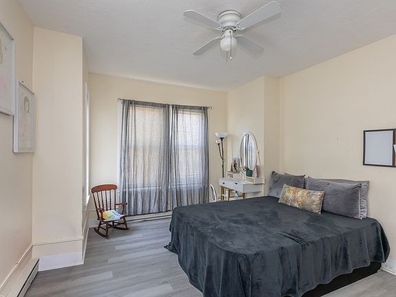 4th image of 245-247 Newport Ave