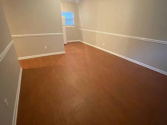 2nd image of 1221 Hutchinson Ave