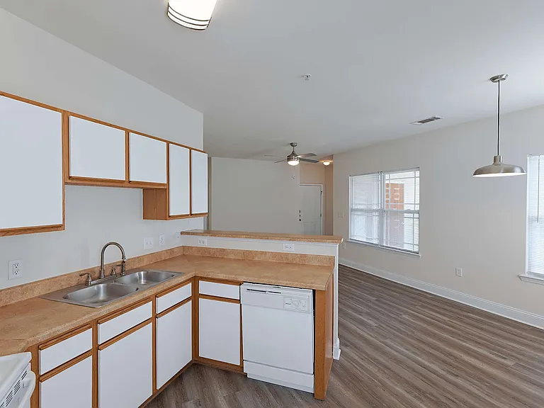 Ashbury Square Apartments — Photo 97