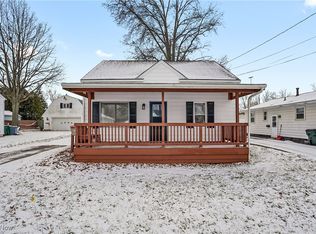 1232 Stratford St, Barberton, OH 44203