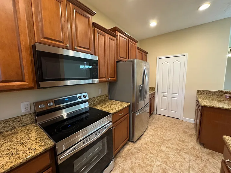 2832 Adelaide Ct — Photo 4