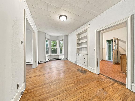 2nd image of 696 5th St E