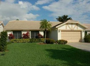 6075 Petaluma Dr, Boca Raton, FL 33433