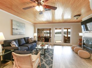 109 Island Dr #B, Horseshoe Bay, TX 78657