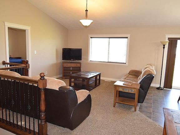 3rd image of 5439 Buchanan Ave