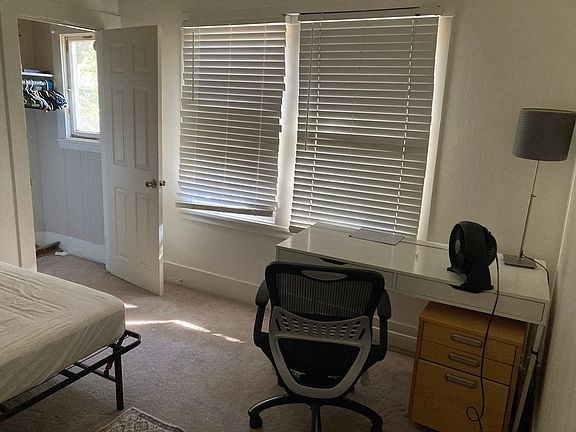 4th image of 102 Tennyson Ave