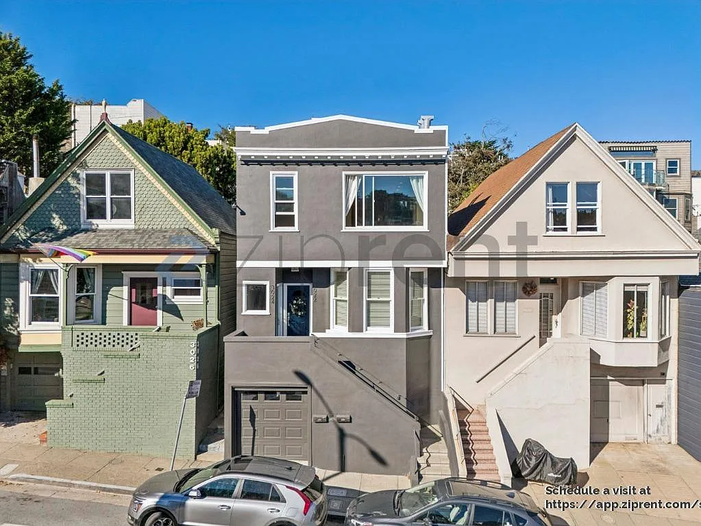 3024 Market St photo 1
