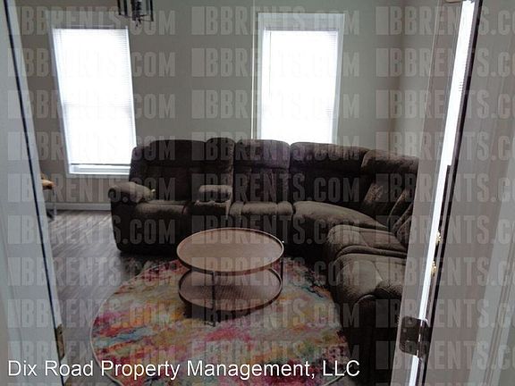 2nd image of 502 Ross Ave APT 4
