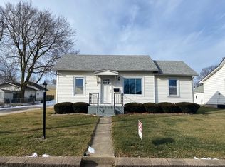 105 N Cleveland St, Roanoke, IL