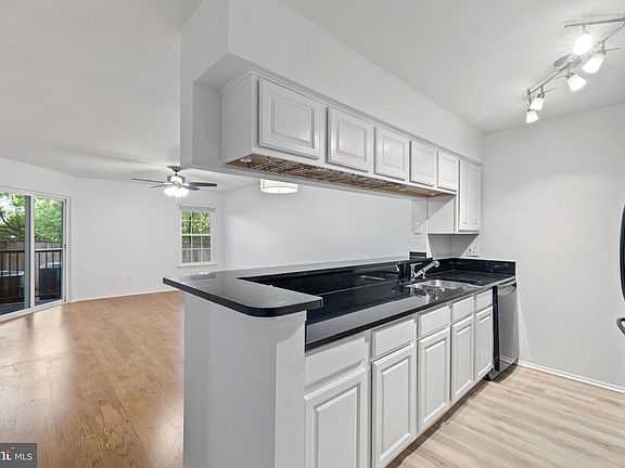 5th image of 3307 Wyndham Cir APT 1159