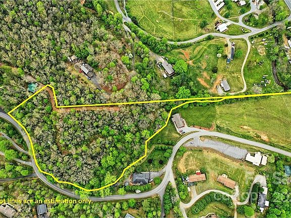 4th image of Crescent Creek Dr