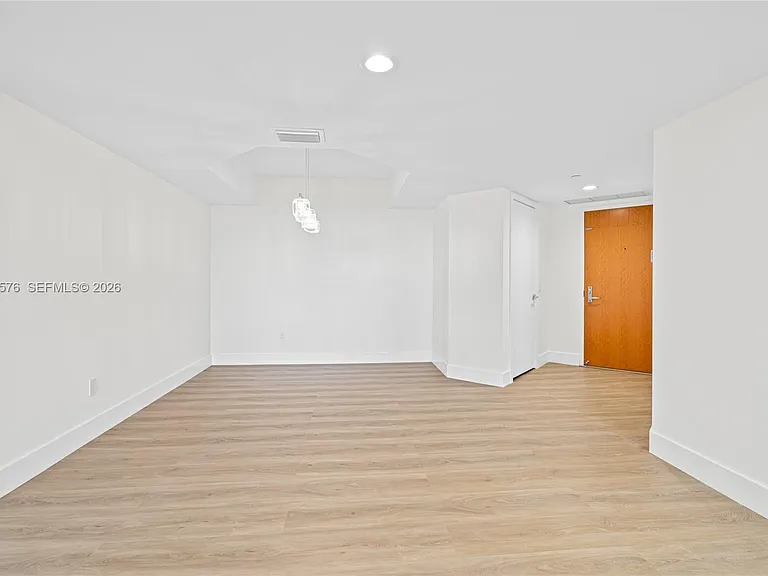 21055 Yacht Club Dr #1903 — Photo 11