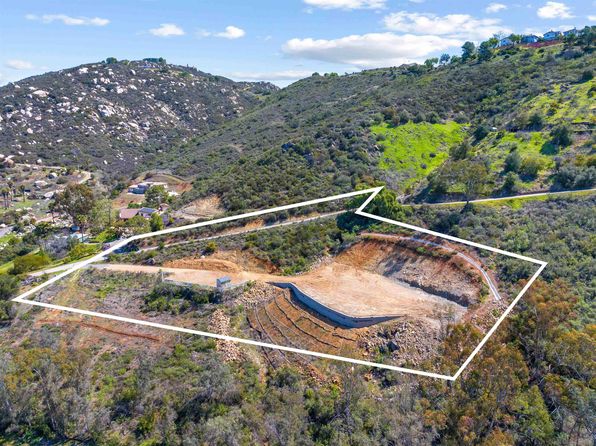827 Eucalyptus Woods Rd #R006, San Marcos, CA 92069
