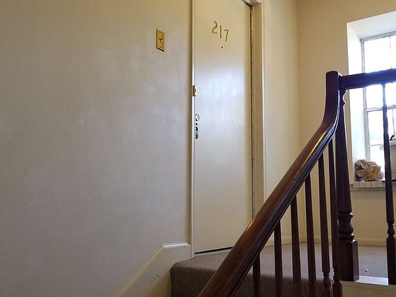 2nd image of 3730 Fairfield Ave Unit 217