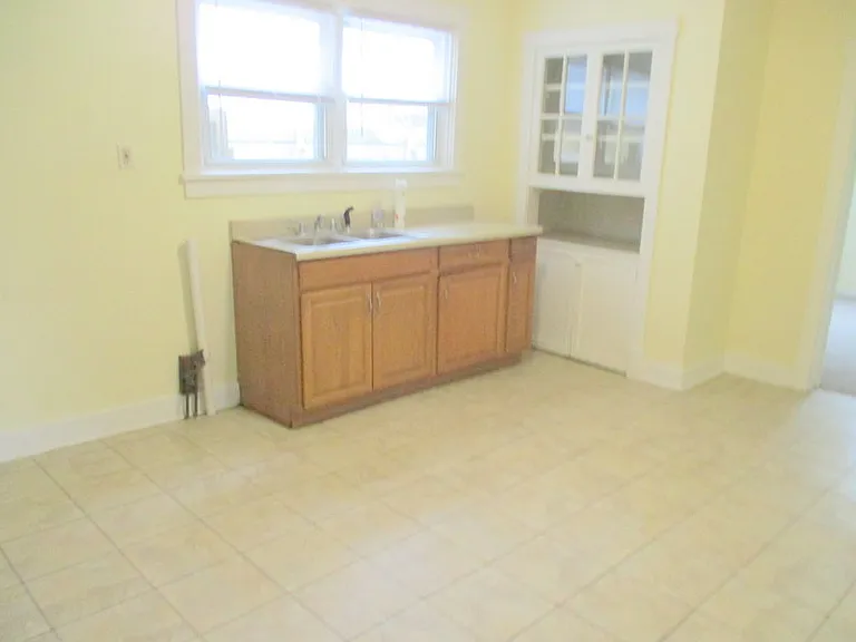 272 13th St #2 — Photo 3