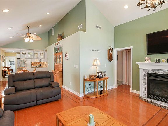 3rd image of 125 Washington Ave