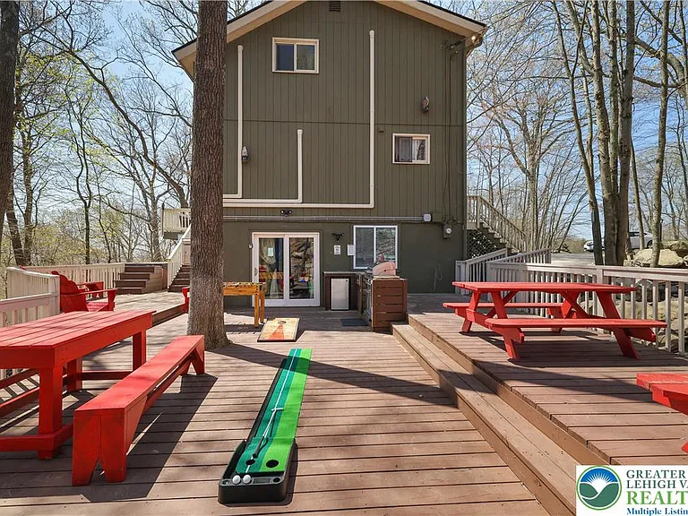 163 Cambridge Ct — Photo 3