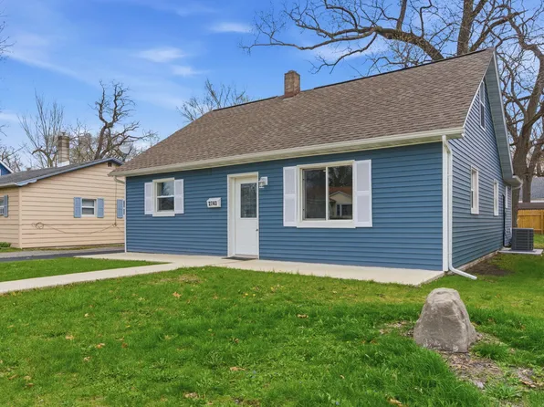 2743 Henry St, Lake Station, IN 46405