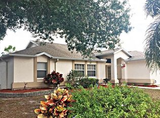 4886 Hamlets Grove Dr, Sarasota, FL 34235