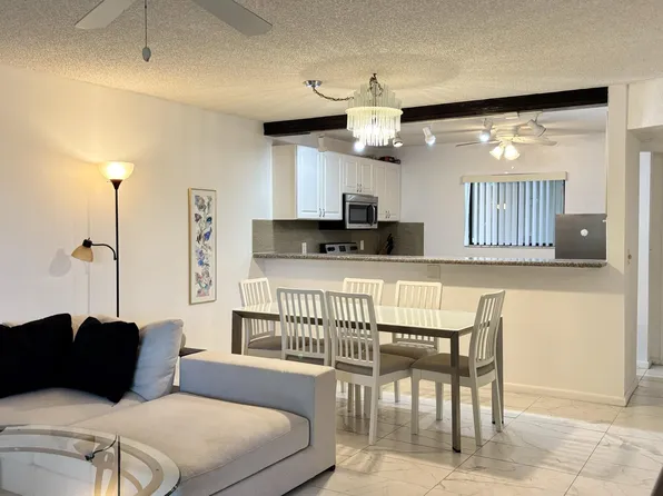 5130 Las Verdes Cir, Delray Beach, FL 33484
