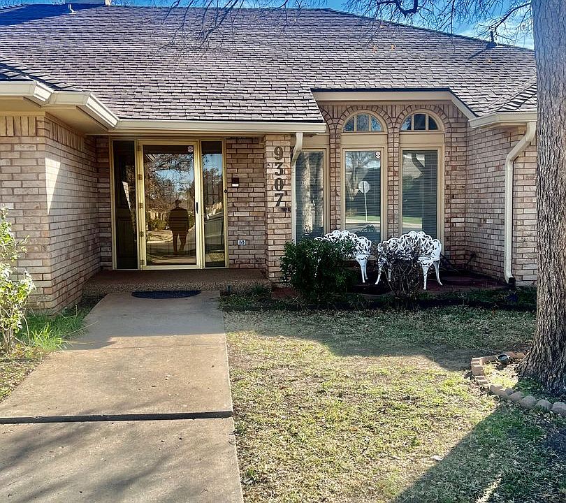 1st image of 9307 Vicksburg Ave