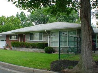 100 Dover Rd, Colonia, NJ 07067