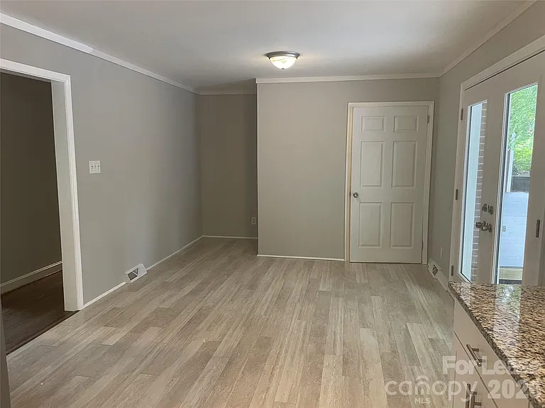 540 Carolyn Ln — Photo 7