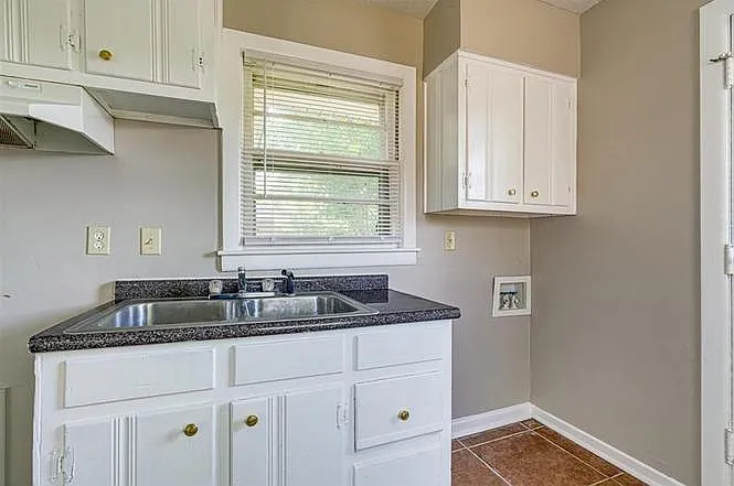 1749 Dearing Rd — Photo 6