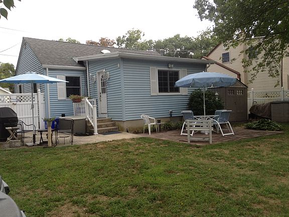 4th image of 243 E Wyoming Ave