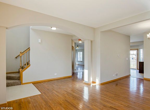 3rd image of 2931 Melbourne Ln