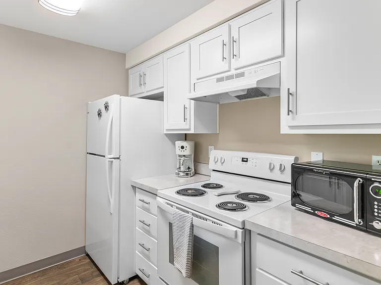 Monterey Apartments — Photo 32