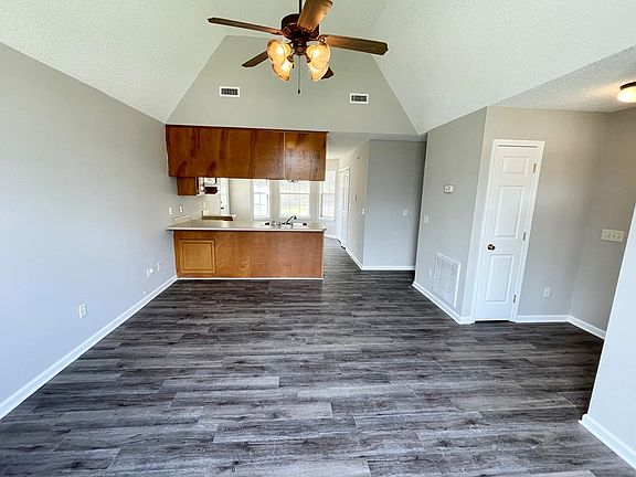 3rd image of 119 Kaitlyn Ct